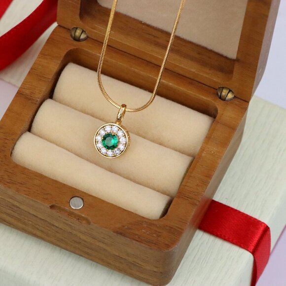 "Green Crystal Halo Pendant in Rose Gold – Round Design, XPPT1596 - Picture 6 of 10